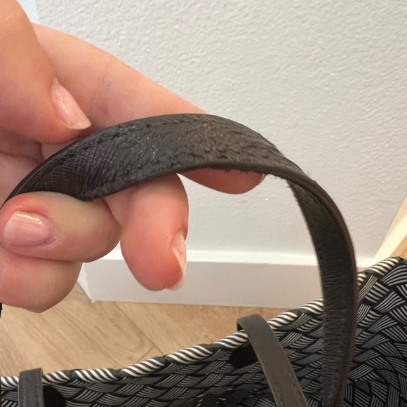 Henri Bendel Woven Beach Bag - Picture 4 of 6